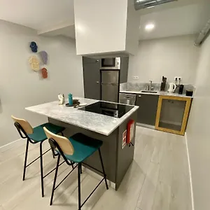 https://canarios-apartments-cardal-ll.hotels-lisbon-portugal.com